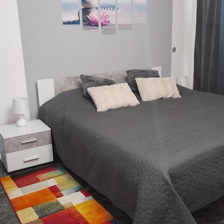 Apartmani Delas 2 Pjescana Uvala Eksteriør billede