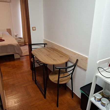 Apartmani Delas 2 Pjescana Uvala Eksteriør billede